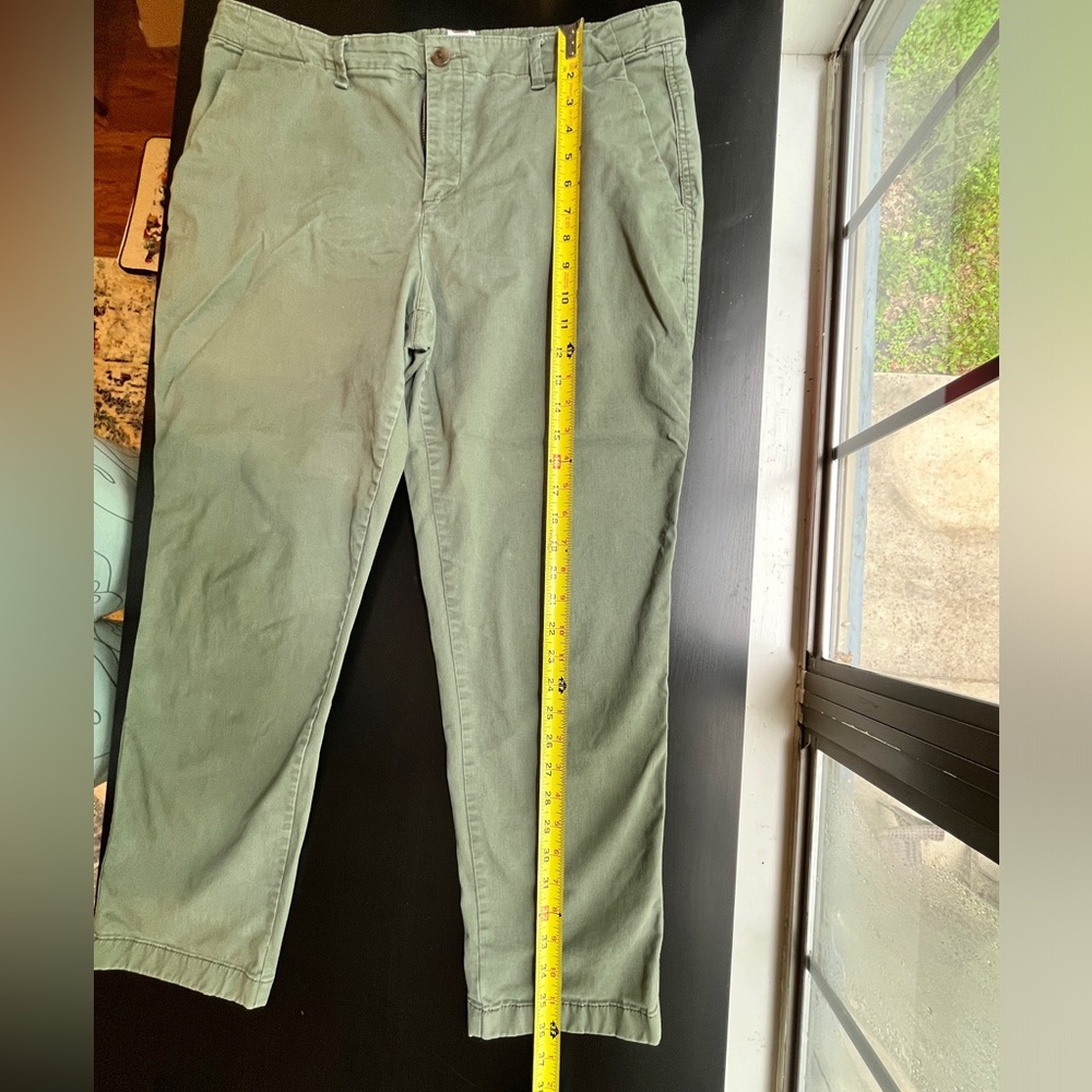 Gap Olive Green Capri Pants, Size 12 - Picture 10 of 11